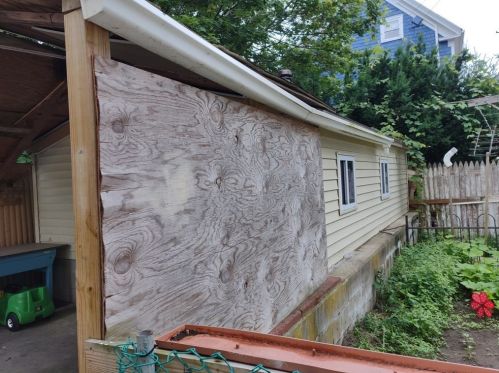 33 Mcgurk St, New Bedford MA 02744-2541 exterior