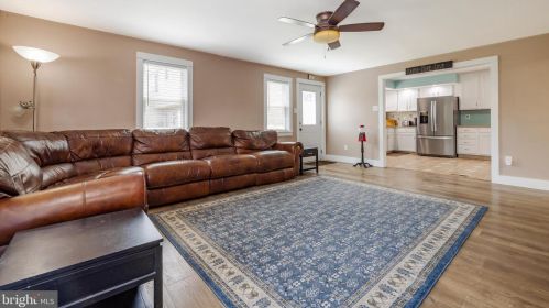 953 Dover Rd, West Deptford, NJ 08093-1714