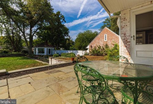 605 Delaware St, West Deptford NJ  08096-1576 exterior