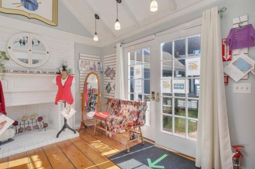 6 Munson Meeting, Chatham MA exterior