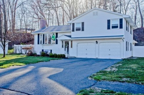 85 Chestnut Ln, Agawam MA 01001-3509 exterior