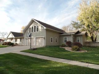 315 1st St, Pierce, NE 68767-1304