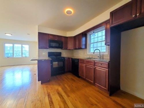 23 6th St, East Newark NJ  07029-1805 exterior