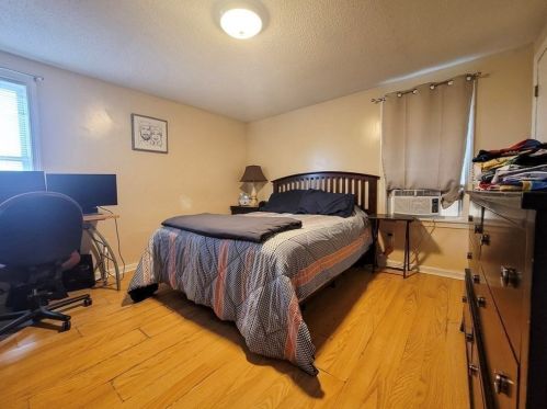 2 Barrett St, Fall River MA 02724-3302 exterior