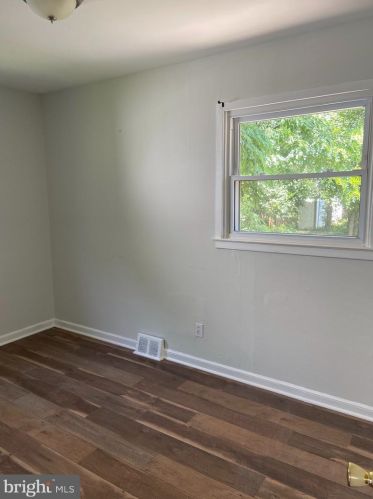 542 Griscom Dr, West Deptford NJ  08096-2812 exterior