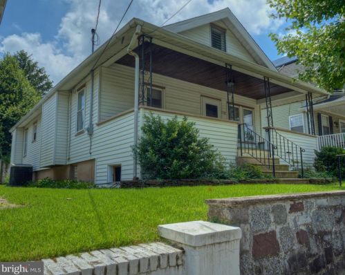 192 Carlisle Rd, Camden, NJ 08106-1210