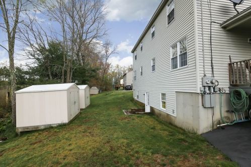 142 St, East Brookfield MA 01515-1612 exterior