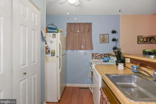 554 Elberne Ave, West Deptford NJ 08093-1715 exterior