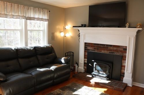 4 Wind Dr, Plymouth MA  02360-2714 exterior