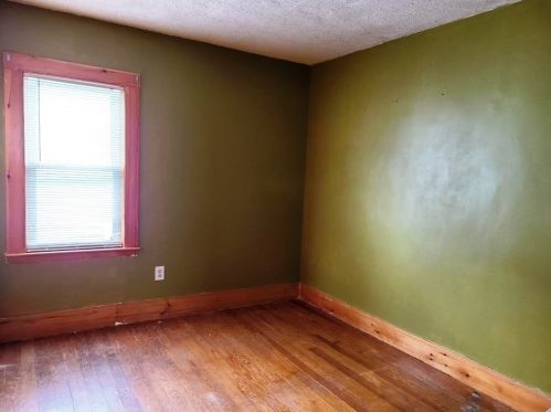 87 Briggs St, New Bedford MA 02740-3206 exterior