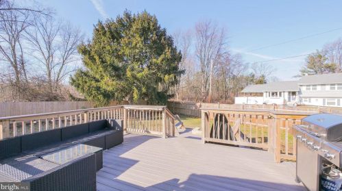 23 Lauderdale Rd, West Deptford NJ 08096-3938 exterior