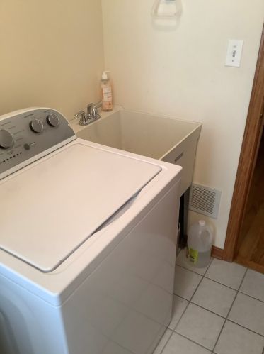 1365 Overton Dr, Lemont IL 60439-8544 exterior