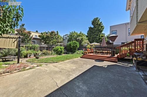924 Brg Rd, San Leandro CA 94577-3805 exterior