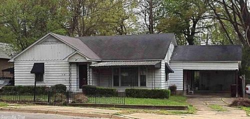 901 Walnut St, Pine Bluff AR  71601-6526 exterior