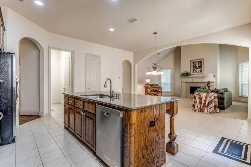 7020 Coverdale Dr, Plano TX 75024-7553 exterior