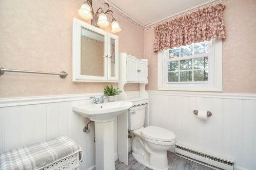 6 Dorothy Dr, Plymouth MA 02360-6232 exterior