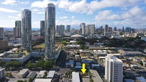 711 Piikoi St, Honolulu HI 96822-4029 exterior