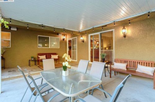 1476 Regent Dr, San Leandro CA 94577-5323 exterior