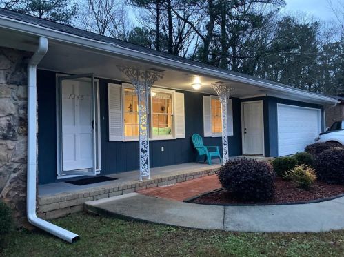 1345 Earle Ct, Conyers GA exterior