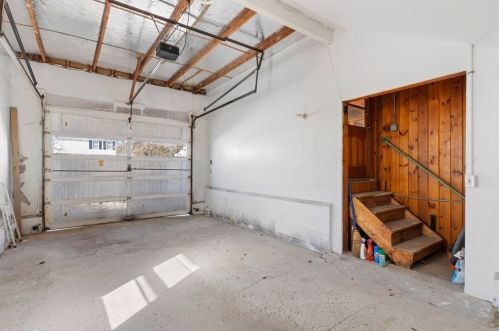 83 Litchfield Ave, Dracut MA 01826-2565 exterior