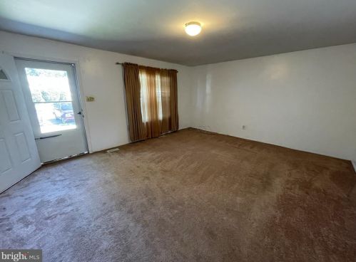 8 Vernon Ct, Erial NJ  08081-1953 exterior