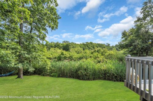 52 Lakeview Dr, Jackson Twp NJ 08527-2704 exterior