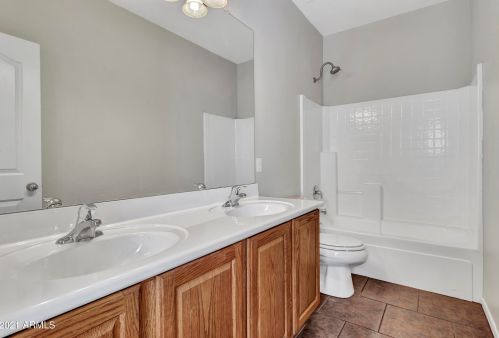 9118 Cypress St, Phoenix AZ 85003-1106 exterior