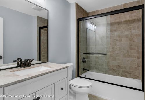 56 Rivers Edge Dr, Little Silver NJ 07739-1706 exterior