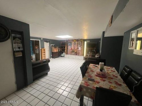 1832 38 Dr, Phoenix AZ 85053-3733 exterior