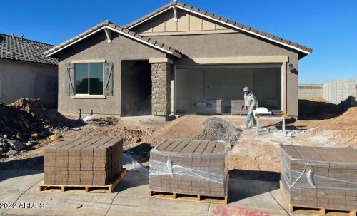 4018 84th Ln, Phoenix, AZ 85043-2404