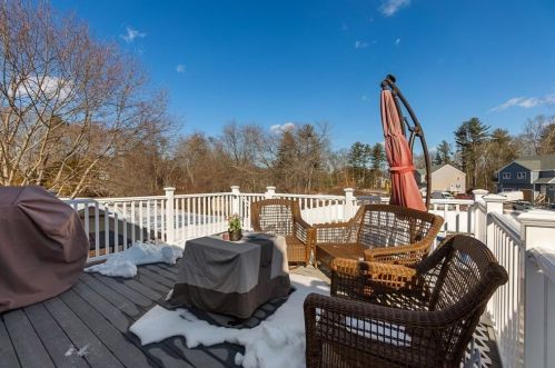 54 Apple Blossom Ln, Taunton MA 02780-4718 exterior