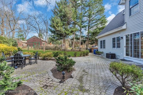 130 Rumson Pl, Little Silver NJ  07739-1044 exterior