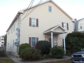835 Maple St, Scranton, PA 18505-1986