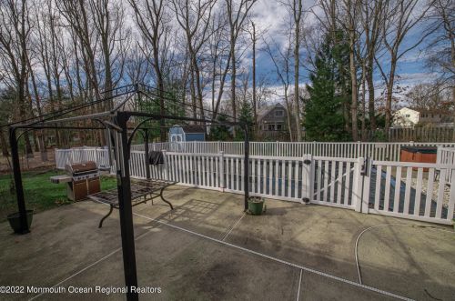 32 Buckingham Dr, Jackson Twp NJ 08527-2639 exterior