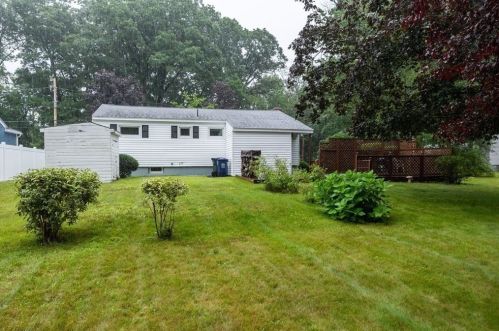 92 New Boston Rd, Dracut, MA 01826-2522