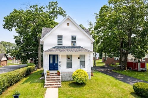 53 Cedar St, Taunton MA 02780-3131 exterior