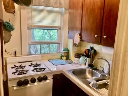 187 Crapo St, New Bedford MA 02744-1027 exterior