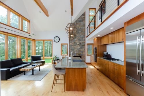 155 Great Nck Rd, Wareham MA 02571-2426 exterior