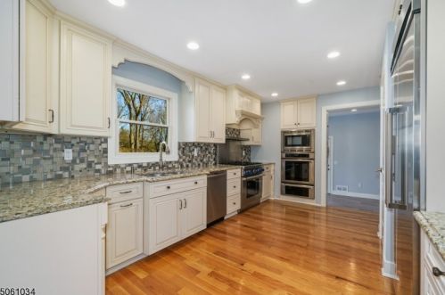 3 Arlyn Ln, Dover NJ 07869-4769 exterior