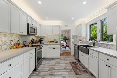 376 Tremont St, Taunton MA 02780-3023 exterior