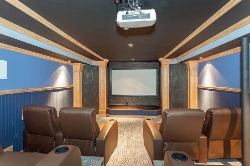 90 Countryside Ln, Milton MA 02186-4435 exterior