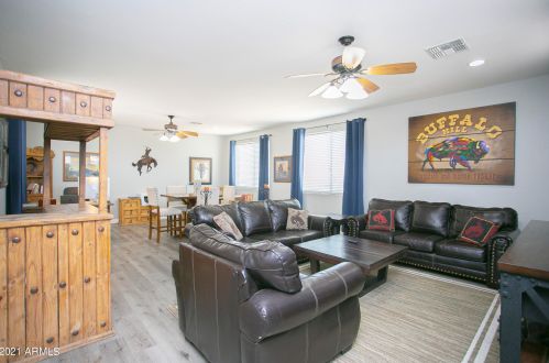 35318 31st Dr, Phoenix AZ  85086-2127 exterior