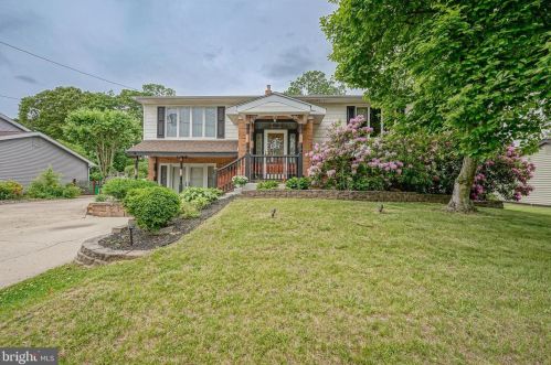 431 Meadowcroft Rd, West Deptford NJ 08096-4007 exterior