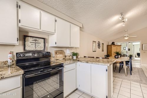 2916 Altadena Ave, Phoenix AZ 85029-3403 exterior