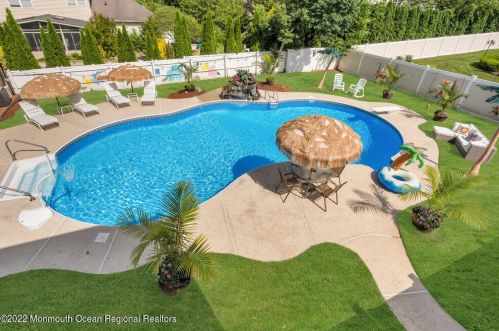 1 Highland Dr, Jackson Twp NJ 08527-1213 exterior