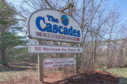 100 Merrimack Ave, Dracut MA 01826-5669 exterior