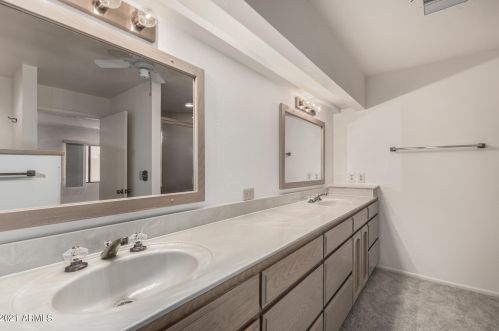 11420 Ahwatukee Dr, Phoenix AZ 85044-3102 exterior