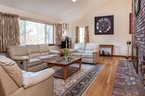 9 Robinwood Rd, Acton MA  01720-4427 exterior