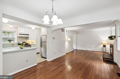 8951 Queen Maria Ct, Columbia MD 21045-2405 exterior