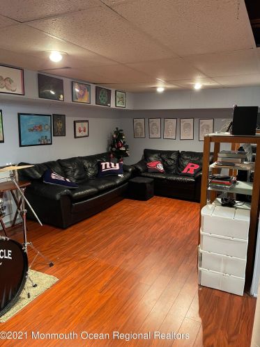 41 Salem Ln, Little Silver NJ 07739-1038 exterior